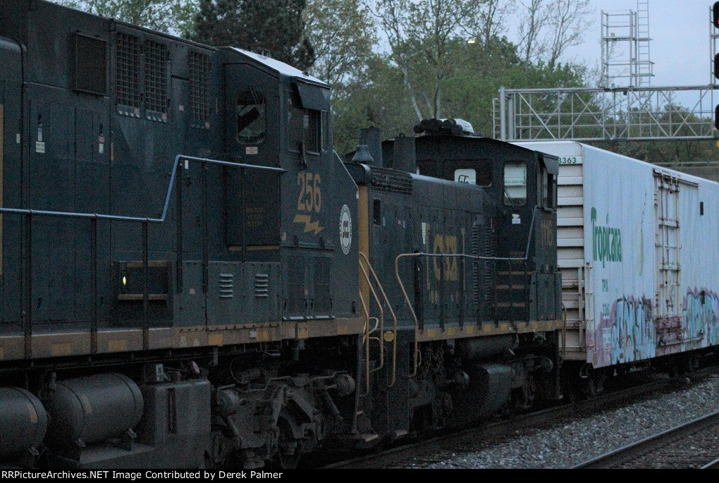 CSX 1116 trailing on Q409